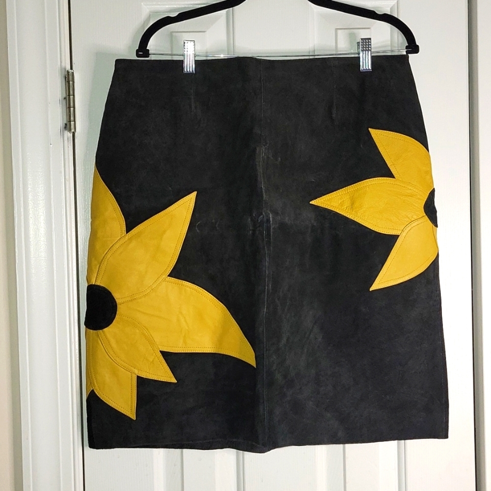Metrostyle Suede Black Dark Mistard Skirt